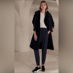 Banana Republic air stretch jogger-NWT small navy